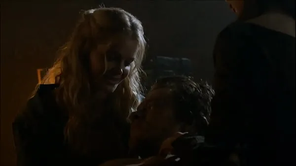 Hot Sesso di Alfie Allen e castrazione in Games of Thrones S03E07 migliori video