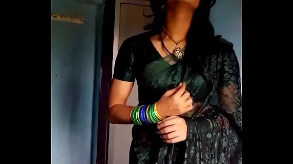 Hot Crossdresser in green saree วิดีโอที่ดีที่สุด