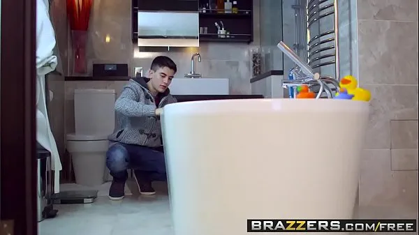 Hot Brazzers - Got Boobs - Leigh Darby Jordi El Polla - Bathing Your Friends Dirty Mama best Videos