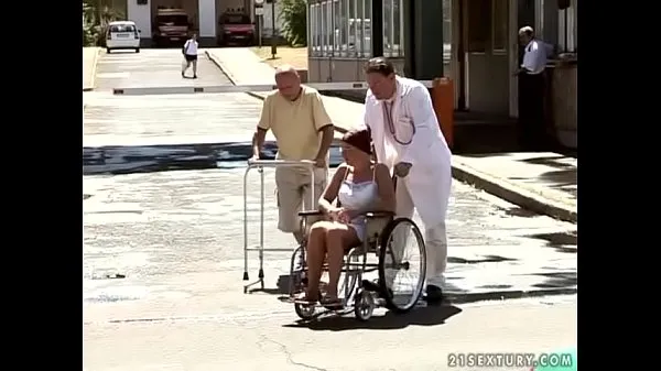 Granny pissing fest Video hay nhất