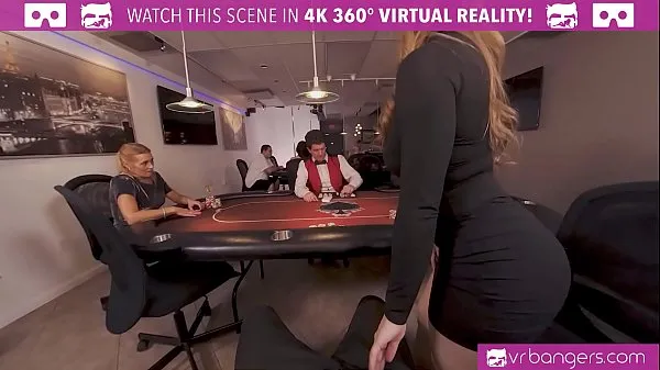 热门VR Bangers Busty babe is fucking hard in this agent VR porn parody最佳视频