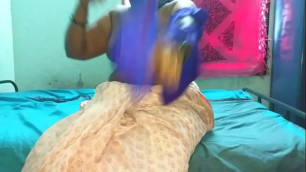 Горячие Мама-шлюшка играет с огромными сиськами перед камерой лучшие видео
