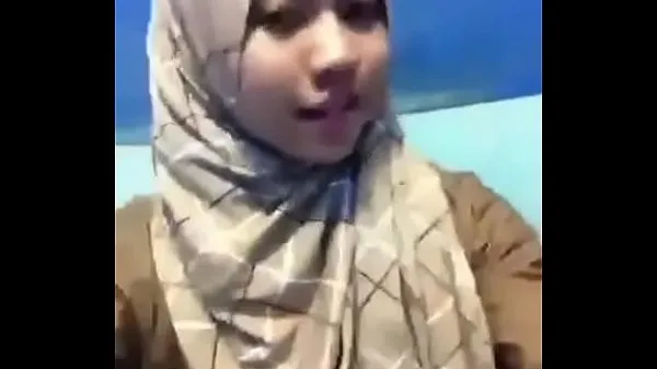 Hot Malay Hijab melayu nude show (Big boobs วิดีโอที่ดีที่สุด