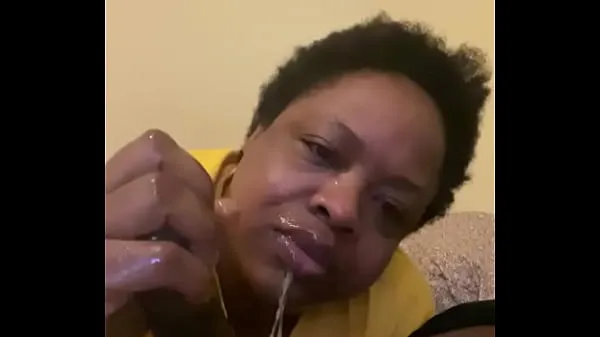 Sıcak Mature ebony bbw gets throat fucked by Gansgta BBC en iyi Videolar
