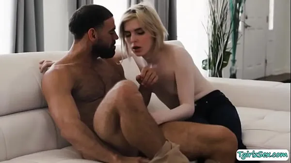 Heiße Sexy blondes Babe lutscht Stiefvaters großen Schwanzbeste Videos