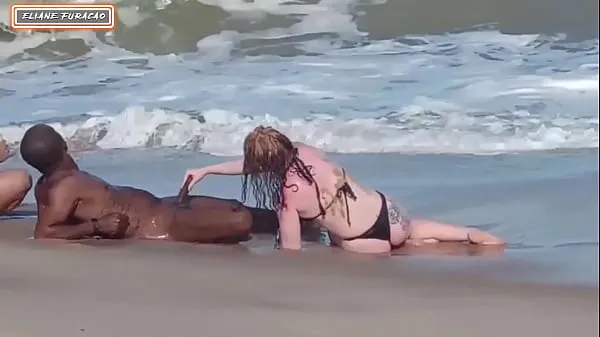 Hot We had sex with a stranger on the beach and he left us both all fucked up best Videos