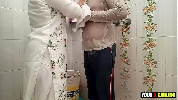 गर्म Stepmother gave her body heat to her stepson in the cold सबसे अच्छा वीडियो