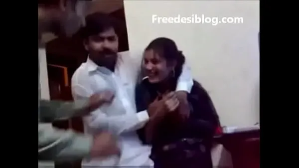 Pakistani Desi girl and boy enjoy in hostel room Video hay nhất